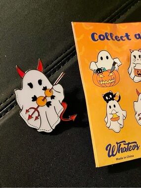 GHOSTEES Halloween blind bag devil horns pin